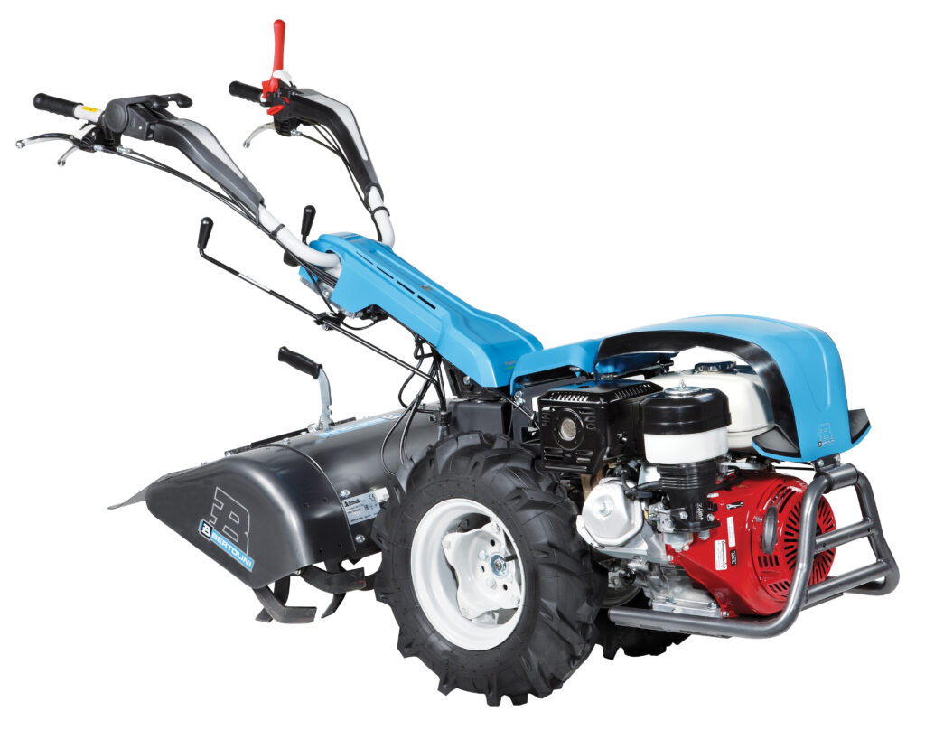 Motocoltivatore con fresa posteriore